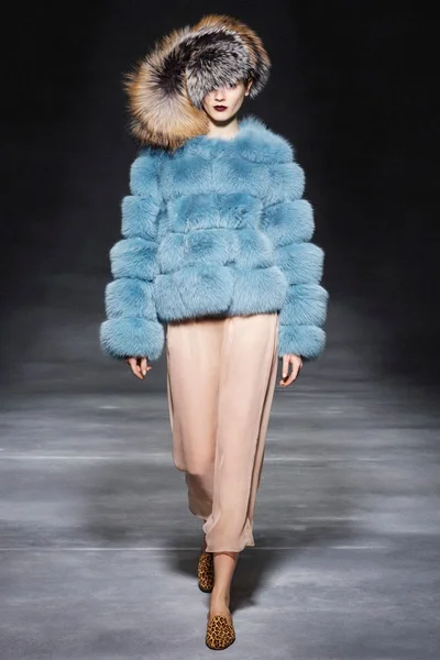 Look 12